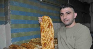Kars'ta Ramazan pidesi tezgahlarda yerini aldı