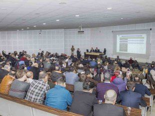 Rektör Çomaklı, Ziraat Fakültesi akademisyenleriyle bir araya geldi