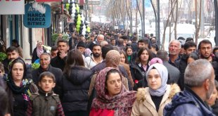 Yüksekova'da Ramazan yoğunluğu başladı