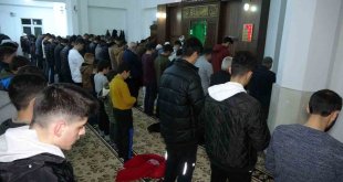 Van'da ilk teravih namazı kılındı