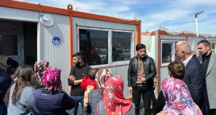 Bakan Ersoy, Malatya'da depremzedeleri ziyaret etti