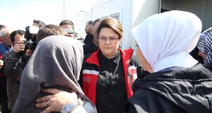 Bakan Yanık, Malatya'da Beydağı Geçici Barınma Merkezi'nde konuştu: