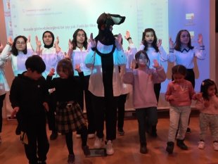 Muş'ta depremzede çocuklar için moral programı düzenlendi