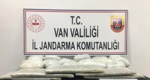 Van'da mezarlık içerisinde 18 kilo uyuşturucu ele geçirildi