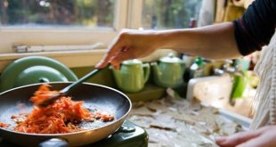 Sahurdan hemen sonra yatmak reflü ataklarını tetikleyebilir