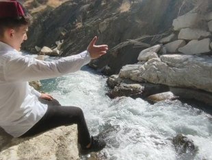 Belgesel izleyenleri ağlattı