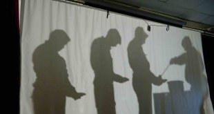 Çanakkale Zaferi ve Şehitleri Anma Programı katılanları duygulandırdı