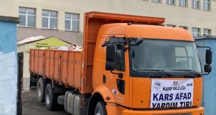 Kars'tan deprem bölgesine yardımlar sürüyor