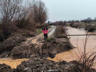 Malatya'da su kanalı patladı, mahalle su altında kaldı