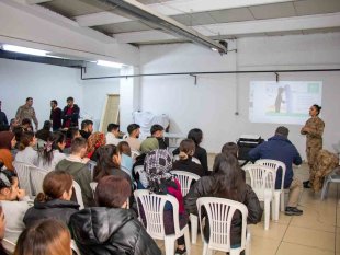 Van jandarmasından bilgilendirme çalışması