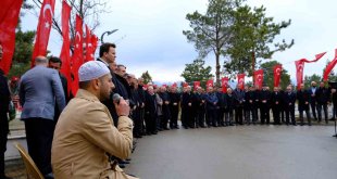 653 kişinin hayatını kaybettiği 1992 Erzincan depreminin şehitleri unutulmadı