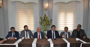 Kars'ta altılı masanın il başkanları basınla buluştu