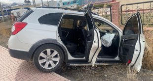 Erzincan'da duvara çarpan cipteki 4 kişi yaralandı