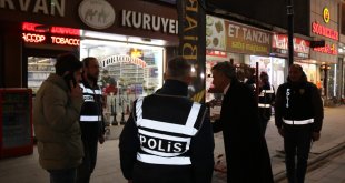 Ağrı'da polis, şüpheli şahıslara yönelik uygulama yaptı