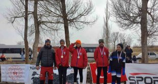 Hakkarili kayakçılar Erzurum'da 26 madalya ile döndü