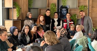 Şehit ve depremzede aileleri yemekte ağırlandı