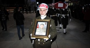 Şehit Piyade Er Adem Avunan, Bingöl'de son yolculuğuna uğurlandı