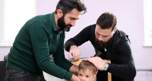 Erzurum'da afetzedelere ücretsiz kuaförlük hizmeti veriyorlar