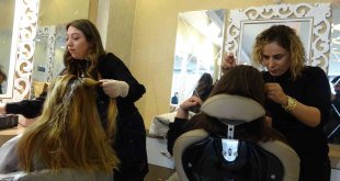 Yüksekova'ya yerleşen depremzedelere ücretsiz kişisel bakım hizmeti