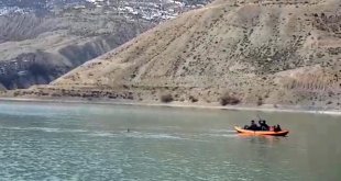 Kano yapan öğretmenlere yaban ördeği eşlik etti