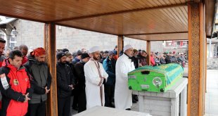 Artvin'de çığ altında kalan milli takım antrenörü dağcının cenazesi Erzurum'da toprağa verildi
