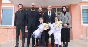 Kaymakam Ekinci, depremzede öğrencileri ziyaret etti