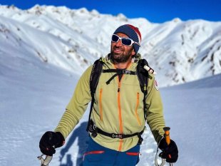 Depremde hayat kurtaran dağcı çığda hayatını kaybetti