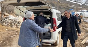 Malatya'da konut, ahır ve ağılları hasar gören vatandaşların yaraları sarılıyor