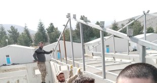 Güvenlik korucuları deprem bölgelerindeki çalışmalarını sürdürüyor