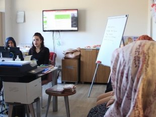 Elazığ'da depremzede anne ve anne adaylarına psikososyal destek eğitimi