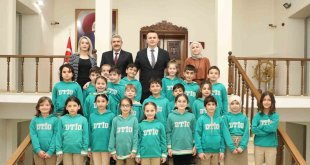 Minik öğrencilerin hayat hikayeleri kitap oldu