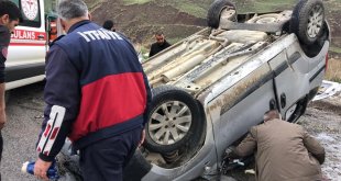 Hakkari-Van kara yolunda takla atan araçtaki 6 kişi yaralandı