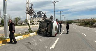 Sivrice Belediye Başkanının kullandığı araç takla attı