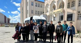 Kars'tan 24 öğrenci satranç turnuvası için yola çıktı