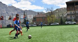 Kadın Futbol Süper Ligi: Hakkarigücü: 2 - FOMGET: 1