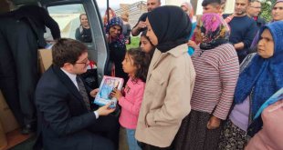 Tunceli'de vatandaşlardan, depremzede çocuklar için düzenlenen oyuncak kampanyasına destek
