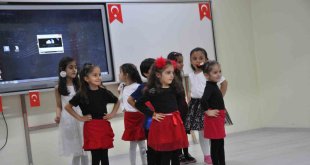Muş'ta 23 Nisan Ulusal Egemenlik ve Çocuk Bayramı kutlandı