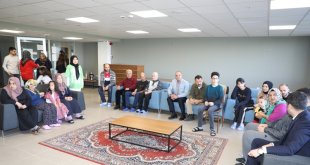 Ağrı Vali Yardımcısı Şenkon, Depremzedelerle Bayramlaştı