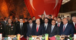 AK Parti Genel Başkanvekili Yıldırım, Erzincan'da bayramlaşma töreninde konuştu: