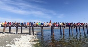 Van'da doğaseverler Adır Adası ve Amik Kalesi'ni gezdi