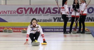 Dünya Kadınlar Curling Şampiyonası'nda ilk 8'e giren milli curlingciler, olimpiyatlara odaklandılar