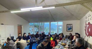 Kağızman'da polis ve depremzede aileler iftarda buluştu