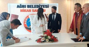 Ağrı Belediye Başkanı Karadoğan, ilk defa nikah kıydı