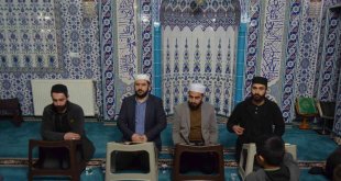 Vartolular Kadir Gecesi'nde camilere akın etti