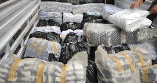 Erzurum'dan depremzedelere gıda ve giysi yardımı