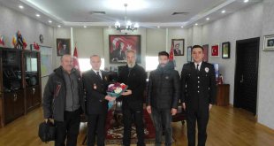 Kars'ta, gazeteciler Polis Haftasını kutladı