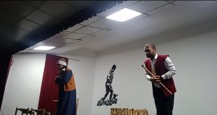 Özalp'te 'Aşka Yanmalı Mevlana' oyunu sahnelendi