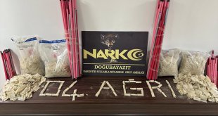 Ağrı'da paspas saplarına gizlenmiş 34 kilo 150 gram eroin ele geçirildi