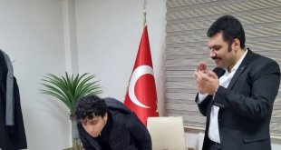 Bingöl'de misafir edilen depremzede gence doğum günü sürprizi