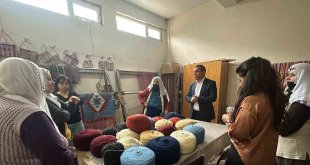 Başkan Geyik, "Üreten emekçi kadınlarımızın her zaman yanındayız"